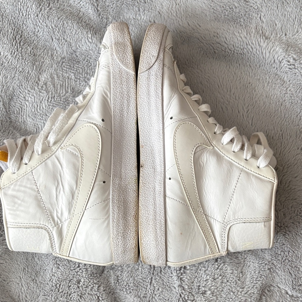 Nike Women's Blazers High-Top Sneakers in White Leather size 8.5 - Picture 5 of 10